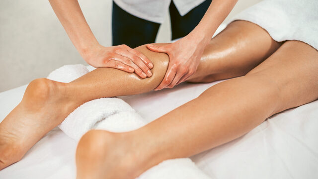 Body and beauty treatment Eine Beinmassage